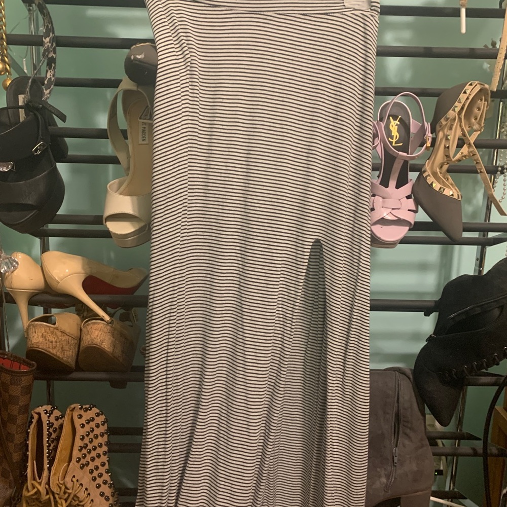 Maxi skirt with slit black/navy and white stripes